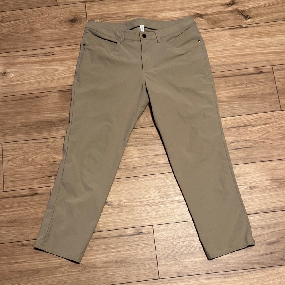 Lululemon Athletica Men's Khaki Chinos